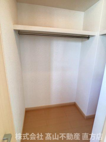 直方市大字頓野のアパートの収納