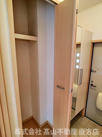 直方市大字頓野のアパートの収納