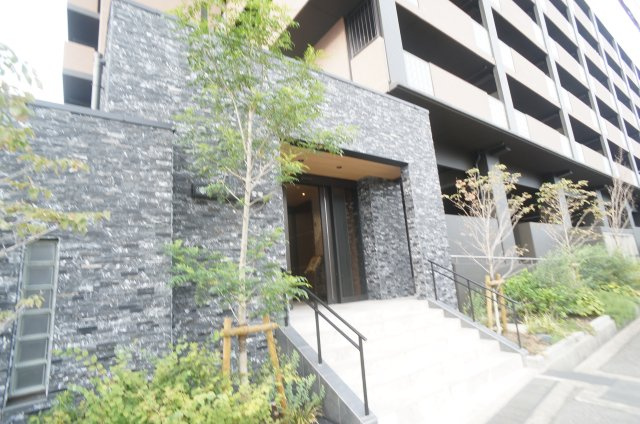 ラ・ティーダ宝塚のエントランス