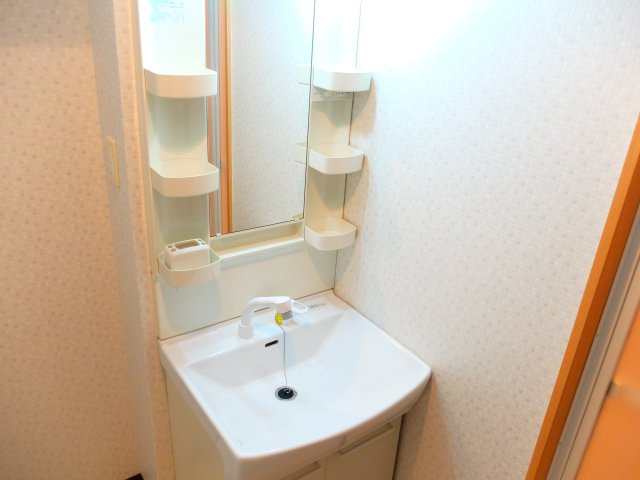 アメニティー青垣の洗面所|独立洗面化粧台もありますよ♪