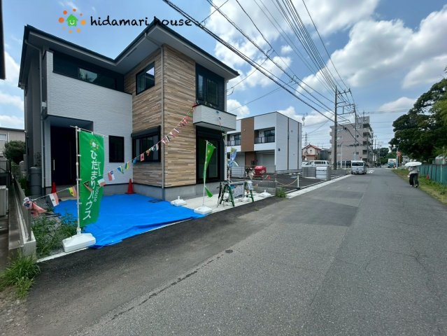 見沼区蓮沼6期　新築戸建　Grace01の前面道路含む現地写真