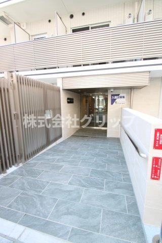 ルフレプレミアム横浜リーヴァのエントランス