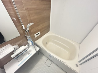 【浴室】 | 京成サンコーポ稲毛 2 号棟 | ゆったり浸かれる快適なお風呂で、一日の疲れを癒す至福の時間！！