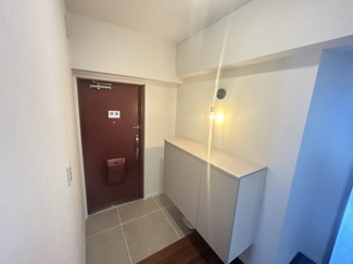 【玄関】 | 京成サンコーポ稲毛 2 号棟 | 収納有り・毎日の出入りが快適に。温かく迎える空間！！