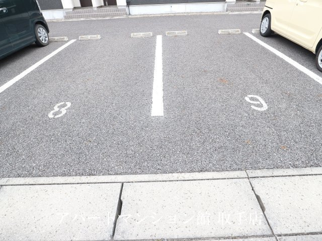 サンステイトゆめみ野の駐車場