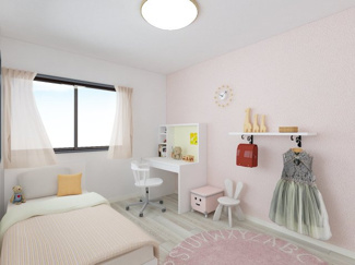 【完成予想図】 | 上京区三助町　建築条件なし | 《洋室イメージパース6帖》※家具・小物はCGによるインテリアイメージであり、家具の設置サイズを保証するものではございません。※家具配置はTV配線には配慮しておりません