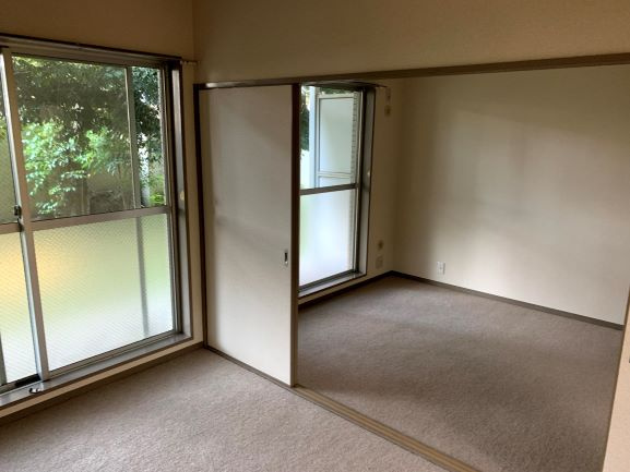 サウスウイングの居間・リビング