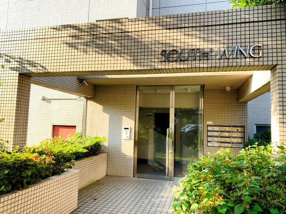 サウスウイングの外観