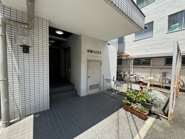 名古屋市千種区今池南の賃貸マンションのエントランス