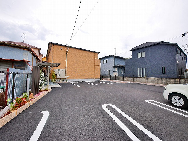 カーサ　ポポラリタの駐車場