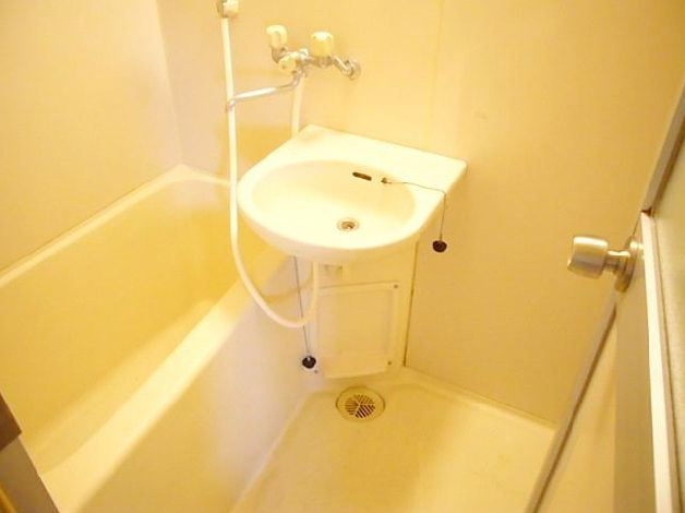 川口市宮町の賃貸マンションの浴室