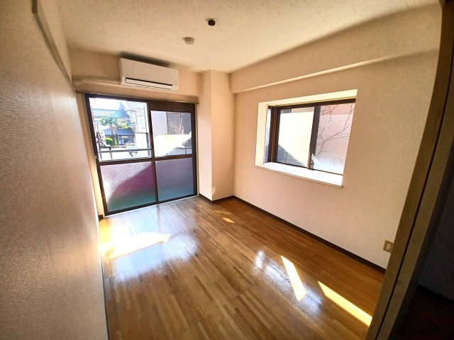 川口市宮町の賃貸マンションの居間・リビング