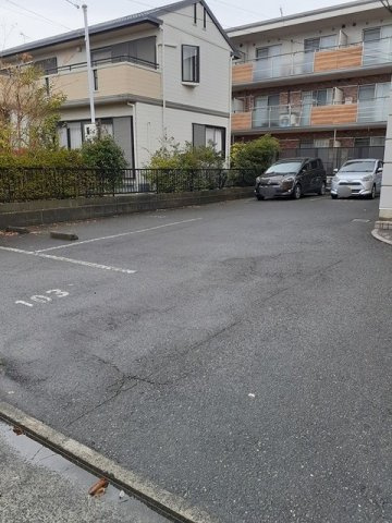 スフィアの駐車場|駐車スペースもあります☆