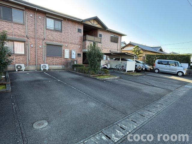 HeightsDの駐車場