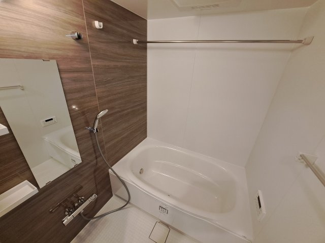 ＧＲＯＯＶＥ上甲子園レジデンスの浴室