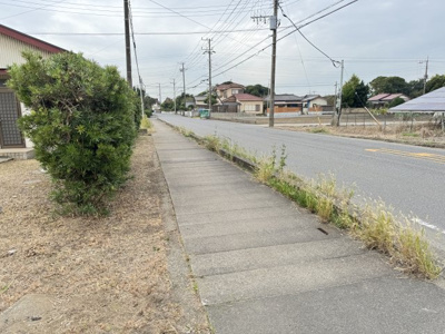 【前面道路含む現地写真】 | 富津市上飯野中古戸建
