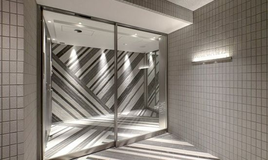 プレミアムキューブＧ市谷甲良町のエントランス