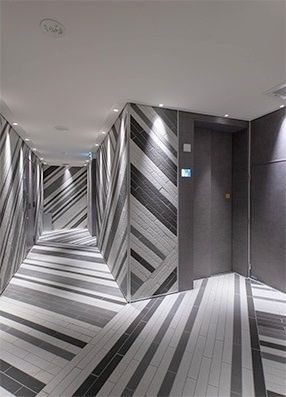 プレミアムキューブＧ市谷甲良町のロビー