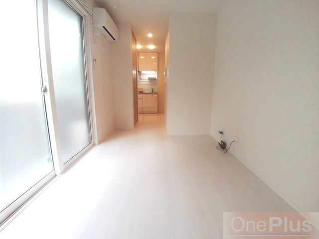 サニーシティーの居間・リビング