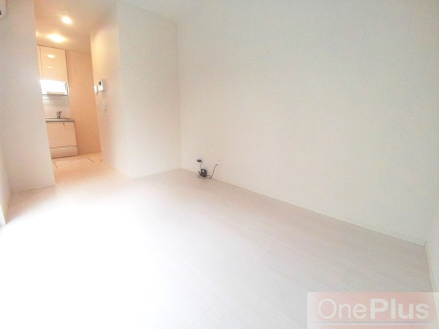 サニーシティーの居間・リビング