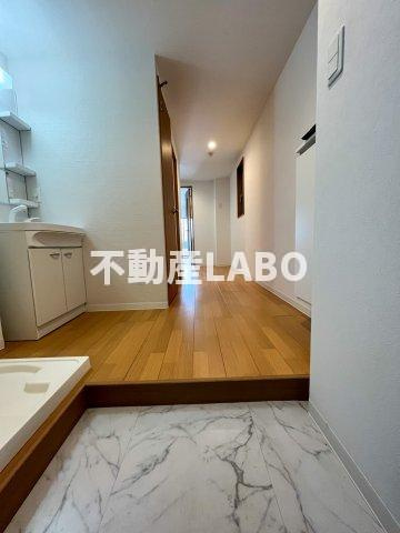 エフエルレジデンス心斎首府の玄関