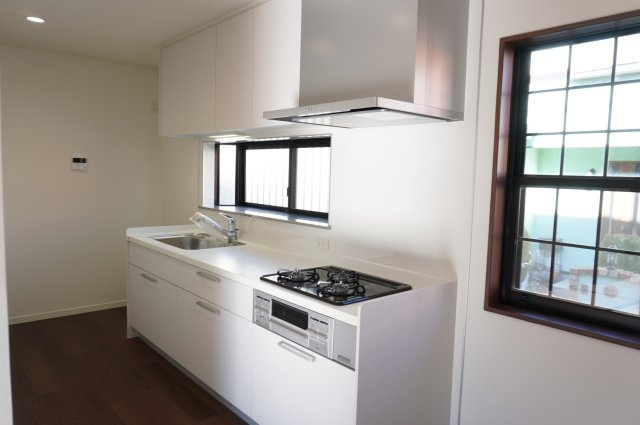 越谷市大字大泊 中古戸建のキッチン