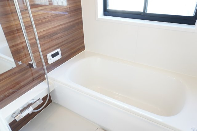 越谷市大字大泊 中古戸建の浴室