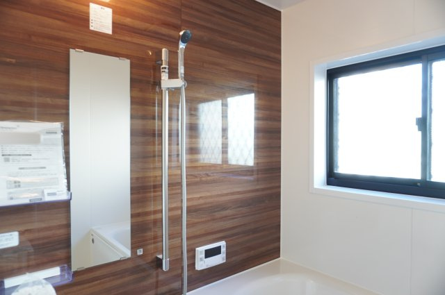 越谷市大字大泊 中古戸建の浴室