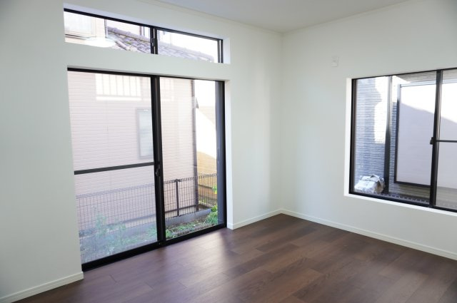 越谷市大字大泊 中古戸建の洋室|1階