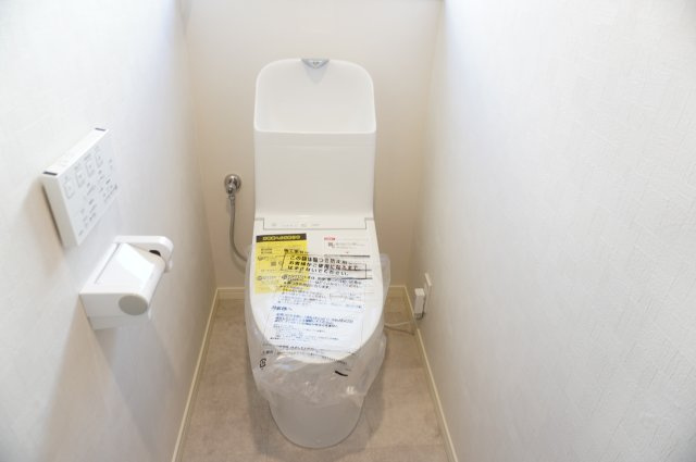 越谷市大字大泊 中古戸建のトイレ|1階