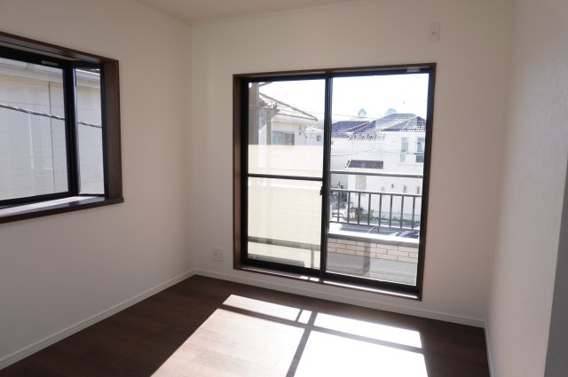 越谷市大字大泊 中古戸建の洋室|5.4帖