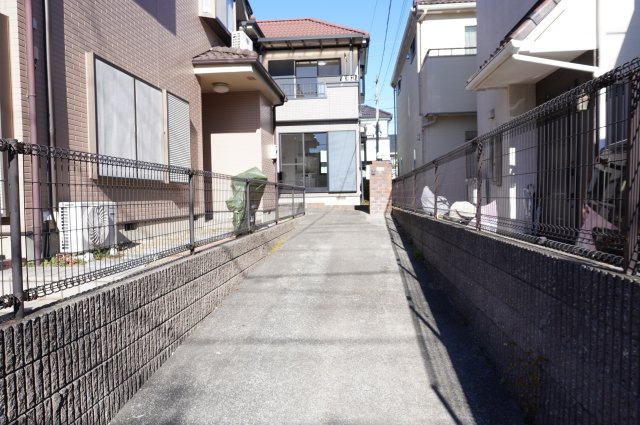 越谷市大字大泊 中古戸建の駐車場