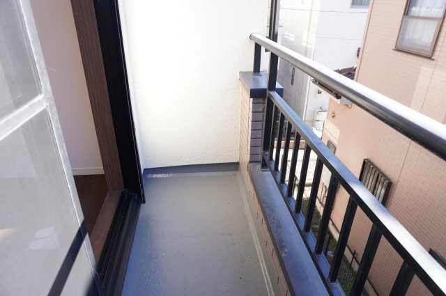 越谷市大字大泊 中古戸建のバルコニー