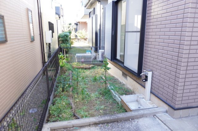 越谷市大字大泊 中古戸建の庭