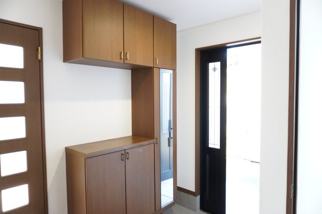 越谷市大字大泊 中古戸建の玄関