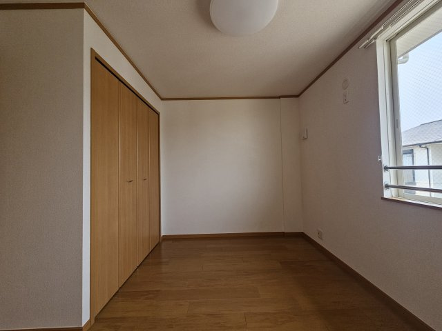 明石市和坂１丁目のアパートの子供部屋