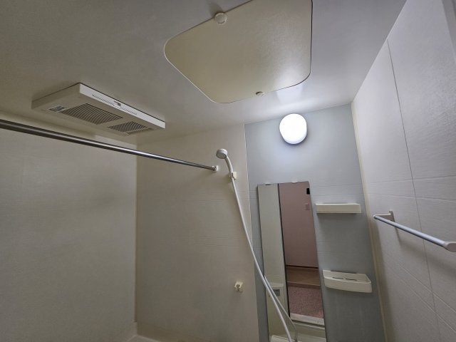 明石市和坂１丁目のアパートの浴室