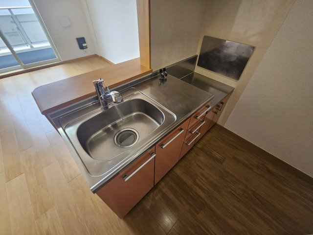 明石市和坂１丁目のアパートのキッチン