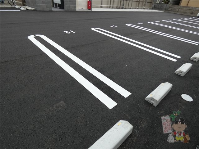 ラ・パルテール旭川　１１番館の駐車場