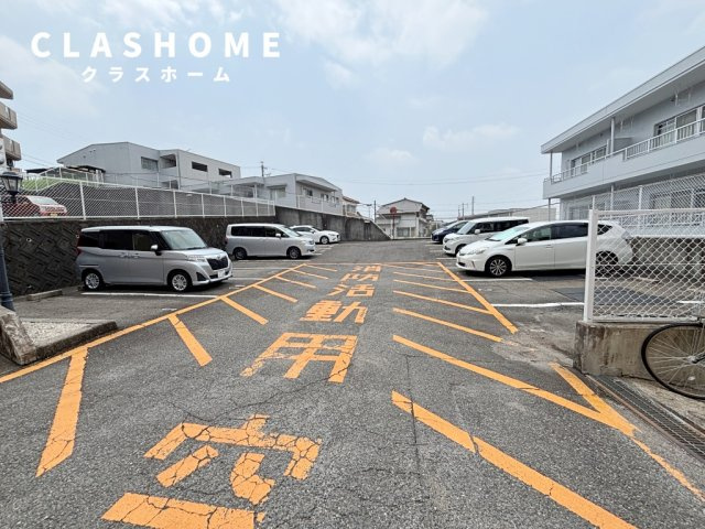 真栄マンション共和　　刈谷市近郊の賃貸はクラスホームの駐車場