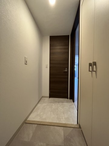 【玄関】エステムコート広島国泰寺