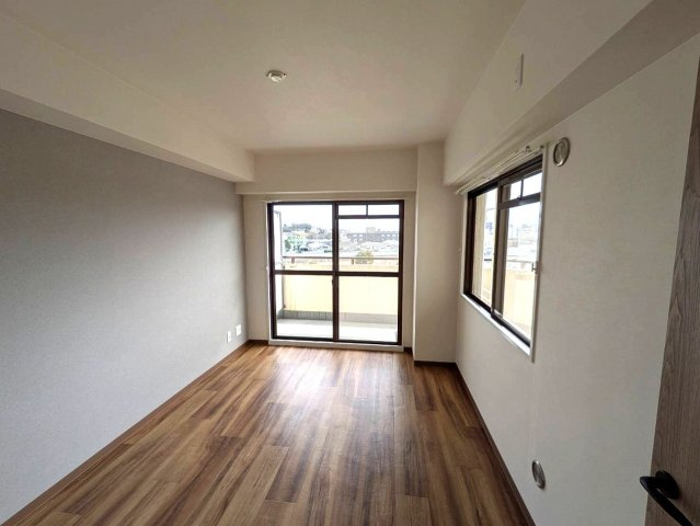 ハッピーコート明石の洋室