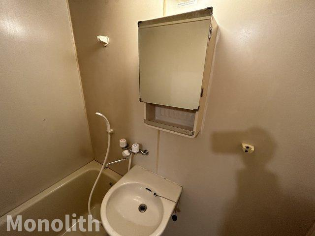 モアクレスト和気A棟の洗面所