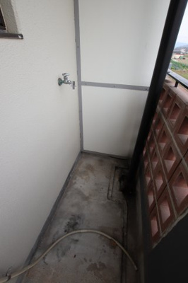 【設備】 | シャローム山城 | 室外洗濯機置き場