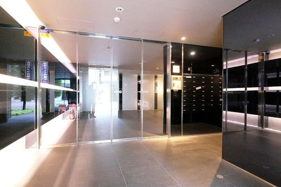 ヴァローレクオリタ浅草橋のエントランス