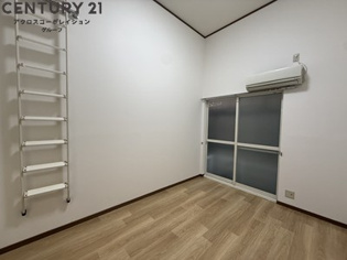 プチグレイス塚口弐番館の居間