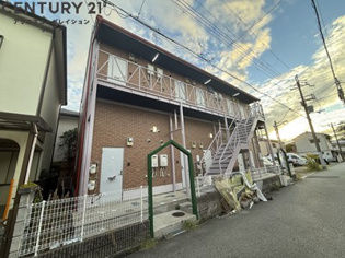 茶色のシックな建物です。