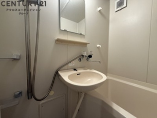 浴室内に洗面台付き！
