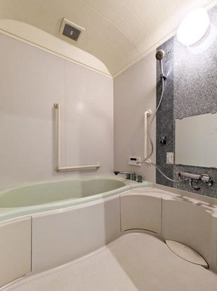 グランバリュー千駄木(旧田中商店ビル)の浴室