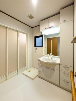 グランバリュー千駄木(旧田中商店ビル)の独立洗面台